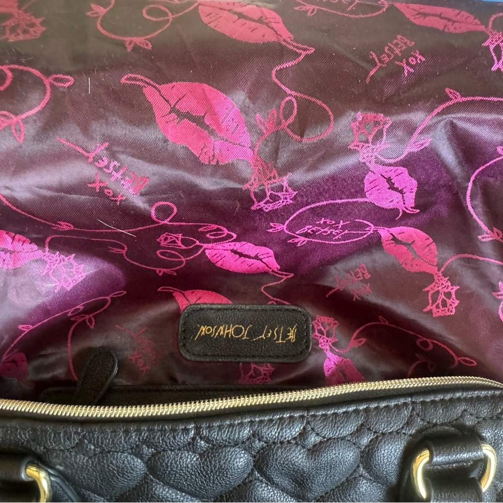 Betsy Johnson quilted hearts purse - Picture 11 of 16